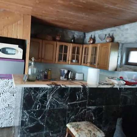 Casa De Pe Lac Fedelesoiu , Villa Ramnicu Valcea