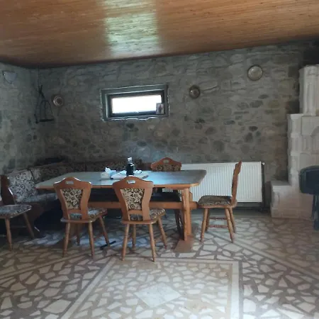 Villa Casa De Pe Lac Fedelesoiu , Ramnicu Valcea