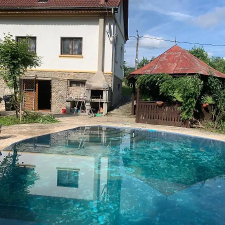 Casa De Pe Lac Fedelesoiu , Villa *