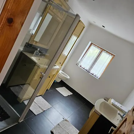 Casa De Pe Lac Fedelesoiu , *