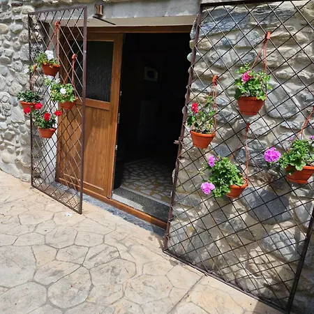 Villa Casa De Pe Lac Fedelesoiu , *